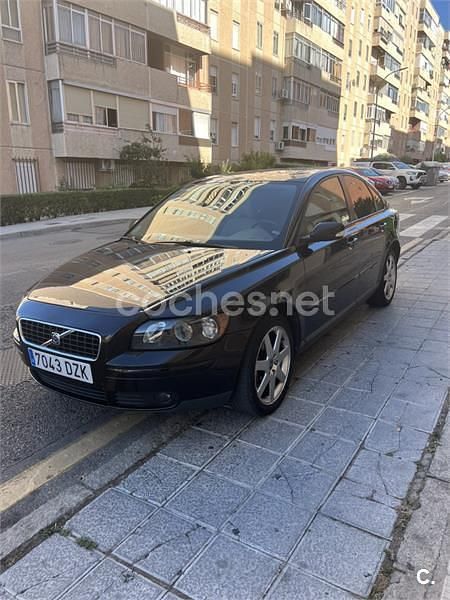 Negro Usado 2006 Volvo S40 Momentum Berlina | 3500 € (Super precio) - Imagen 1/4