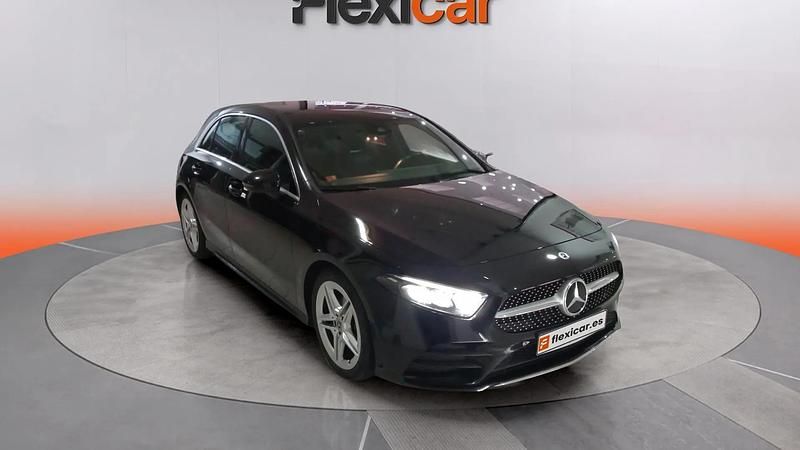 Usado Mercedes A180 136 CV (100 kW) 2021 Negro Utilitario