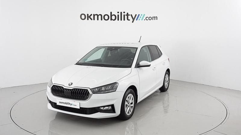 Blanco glaciar Usado 2024 Skoda Fabia Selection | 13.400 € (Super precio) - Imagen 1/4