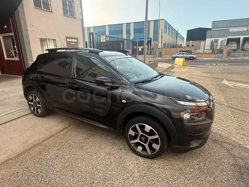 Usado Citroën C4 Shine Edition 100 CV (73 kW) 2016 Negro Berlina