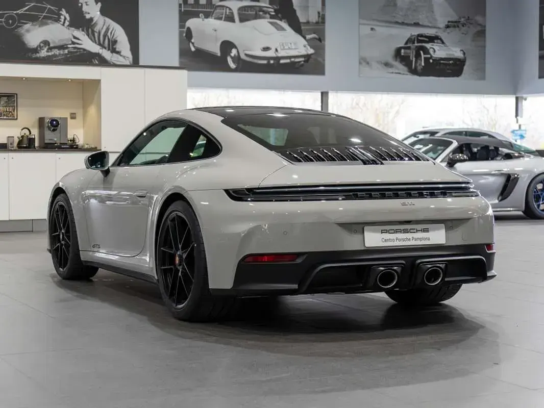 Usado Porsche 992 485 CV (356 kW) 2026 Beige Coupe