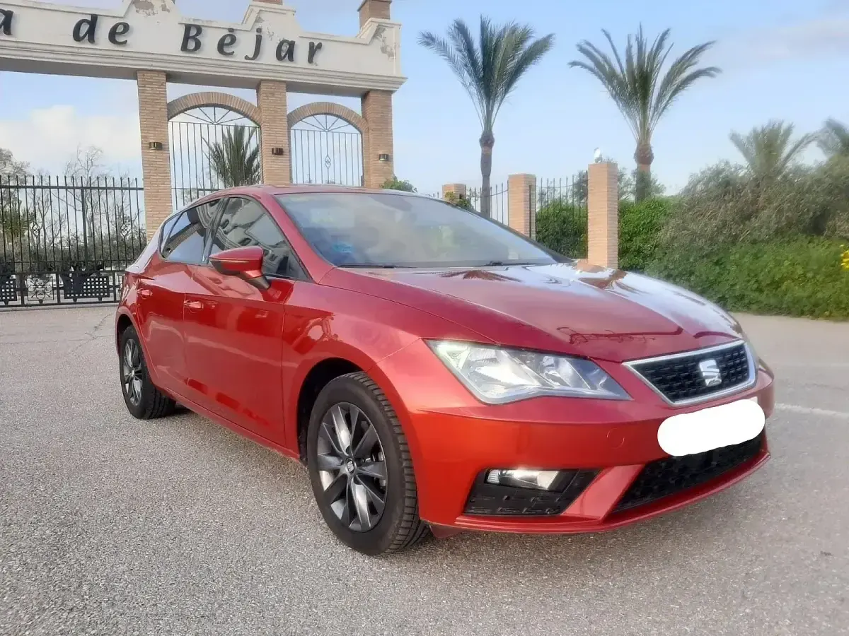 Usado Seat Leon Reference 115 CV (84 kW) 2018 Rojo