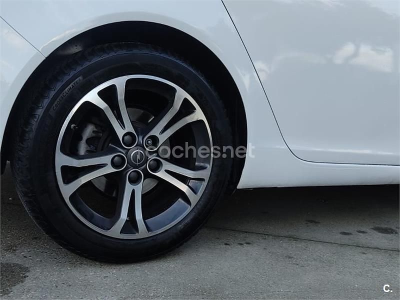 Usado Opel Insignia Eco 136 CV (100 kW) 2016 Blanco Berlina