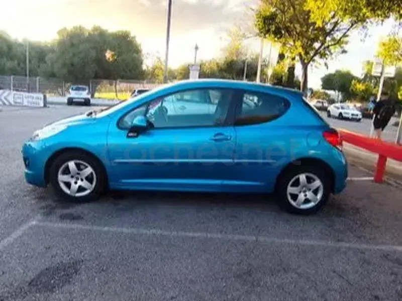 Usado Peugeot 207 Active 95 CV (69 kW) 2011 Azul Berlina