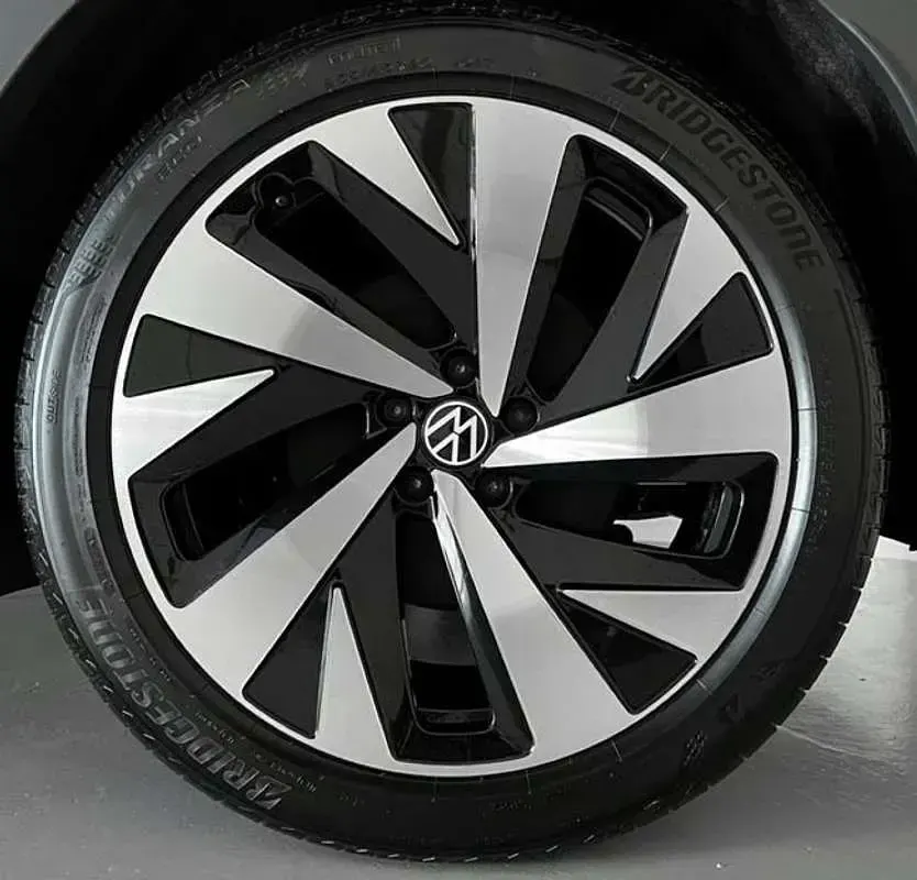 Usado VW ID.4 Pro 150 kW (204 CV) 2025 Gris SUV