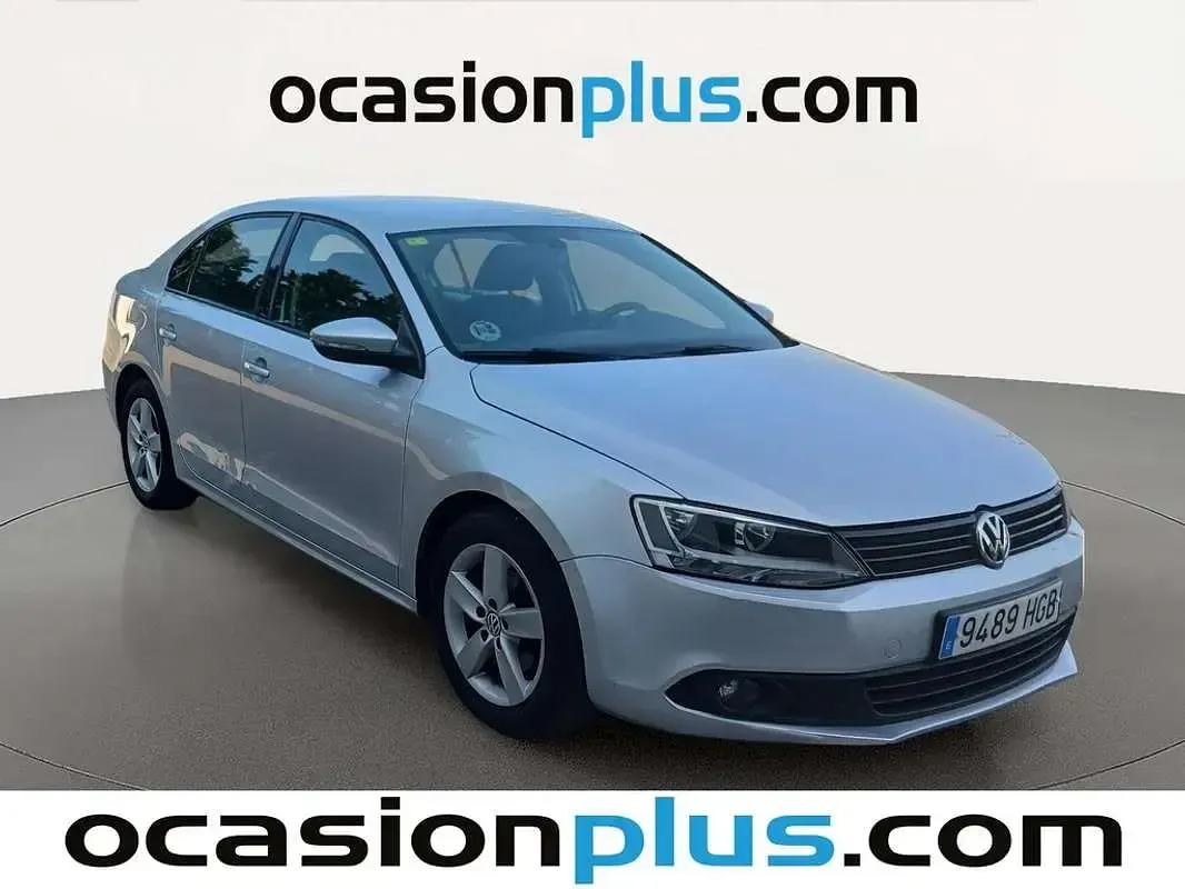 Usado VW Jetta Advance 105 CV (77 kW) 2011 Gris Berlina