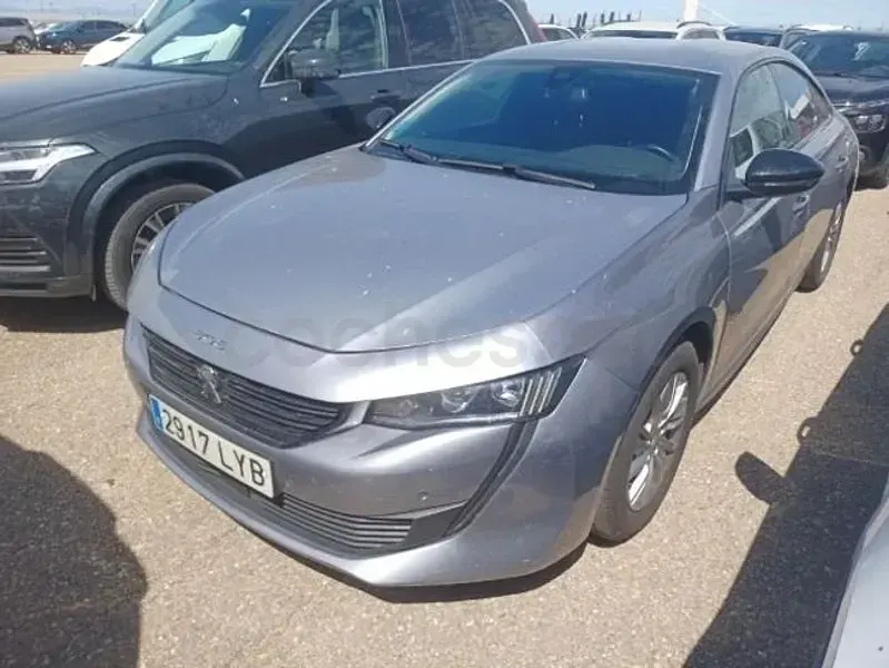 Usado Peugeot 508 Active 130 CV (95 kW) 2022 Gris / plata Berlina
