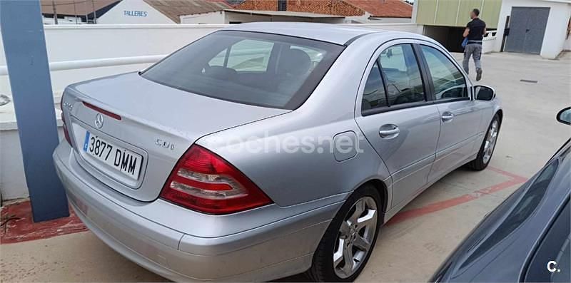 Usado Mercedes C220 Sport Edition 150 HP (110 kW) 2005 Cinzento Sedan