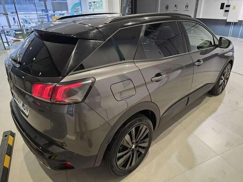 Usado Peugeot 3008 GT 131 CV (96 kW) 2023 Gris SUV