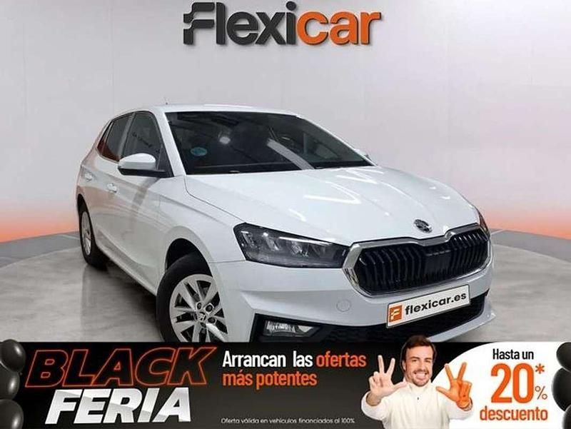 Usado Skoda Fabia Selection 95 CV (69 kW) 2024 Blanco Utilitario