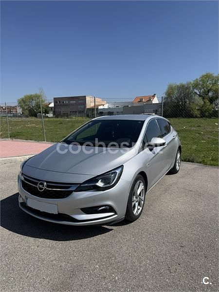 Usado Opel Astra Excellence 136 CV (100 kW) 2016 Gris / plata Berlina