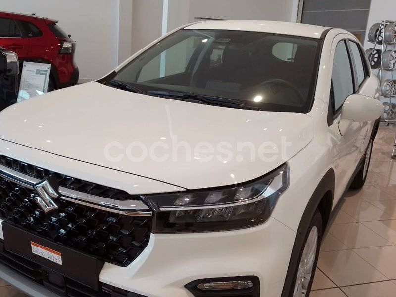 Blanco Usado 2022 Suzuki SX4 S-Cross SUV | 23.900 € (Un poco caro) - Imagen 1/4