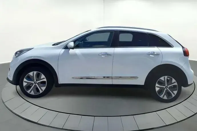 Usado Kia e-Niro 152 kW (207 CV) 2021 Blanco SUV