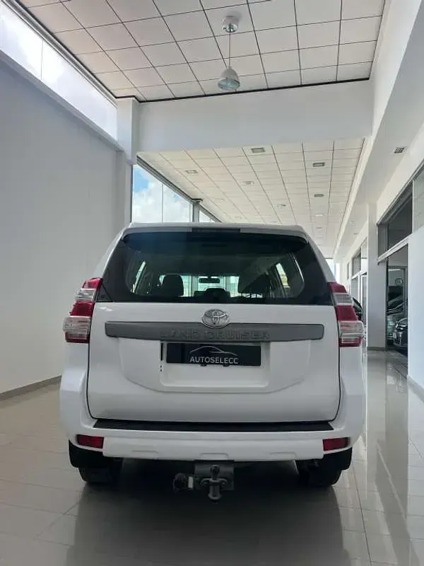 Usado Toyota Land Cruiser 177 CV (130 kW) 2017 Blanco SUV
