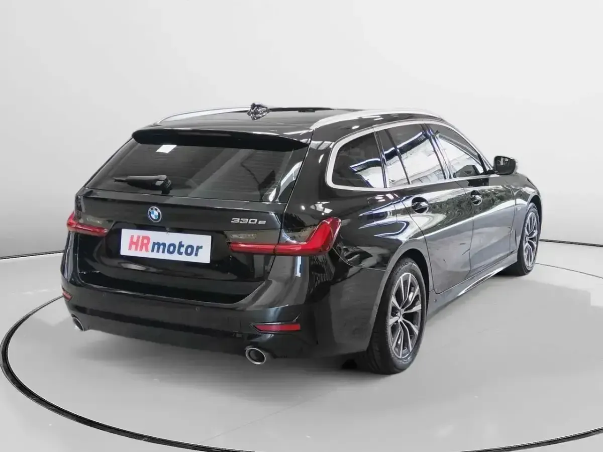 Usado BMW 330e Advantage 292 CV (214 kW) 2022 Negro Berlina