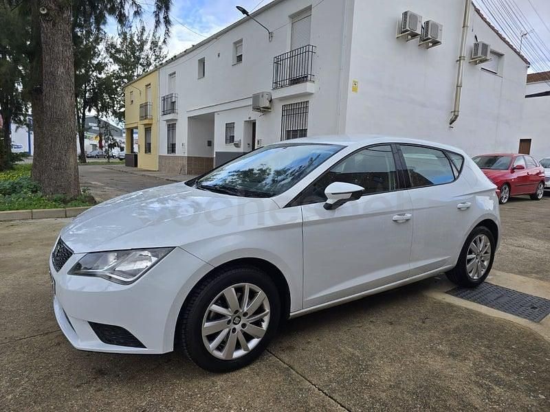 Usado Seat Leon Reference 105 CV (77 kW) 2013 Blanco Berlina