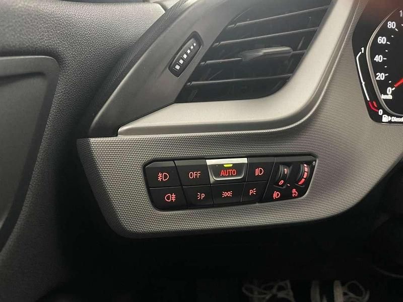 Usado BMW 116 Comfort Edition 116 CV (85 kW) 2020 Negro Utilitario