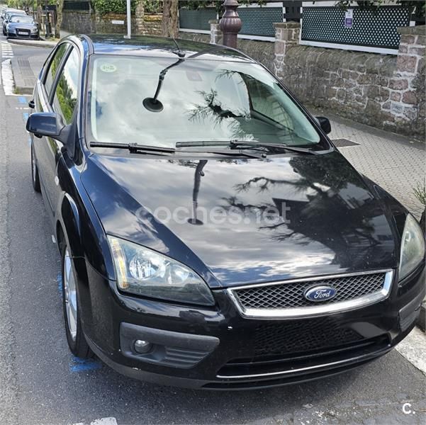 Negro Usado 2006 Ford Focus Sport Berlina | 2700 € (Precio justo) - Imagen 1/4