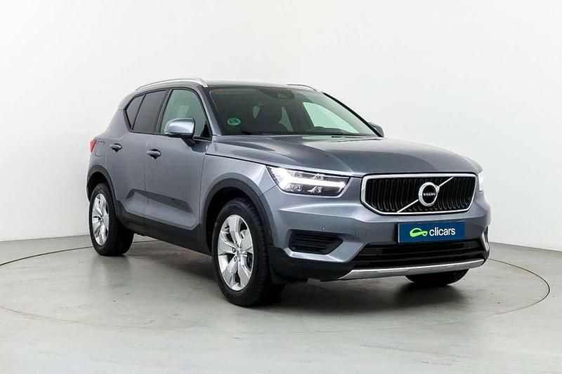 Usado Volvo XC40 Momentum 150 CV (110 kW) 2019 Plateado SUV