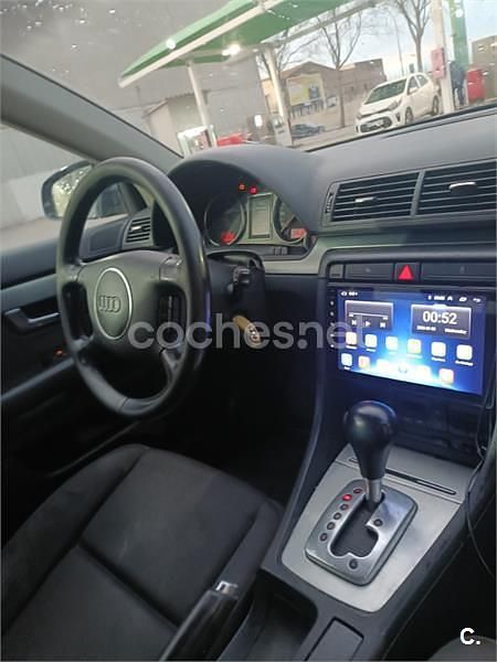 Usado Audi A4 163 CV (119 kW) 2003 Azul Familiar