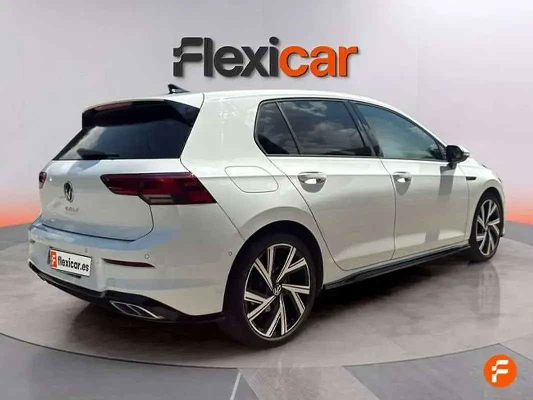 Usado VW Golf VIII R-line 150 CV (110 kW) 2023 Blanco Utilitario