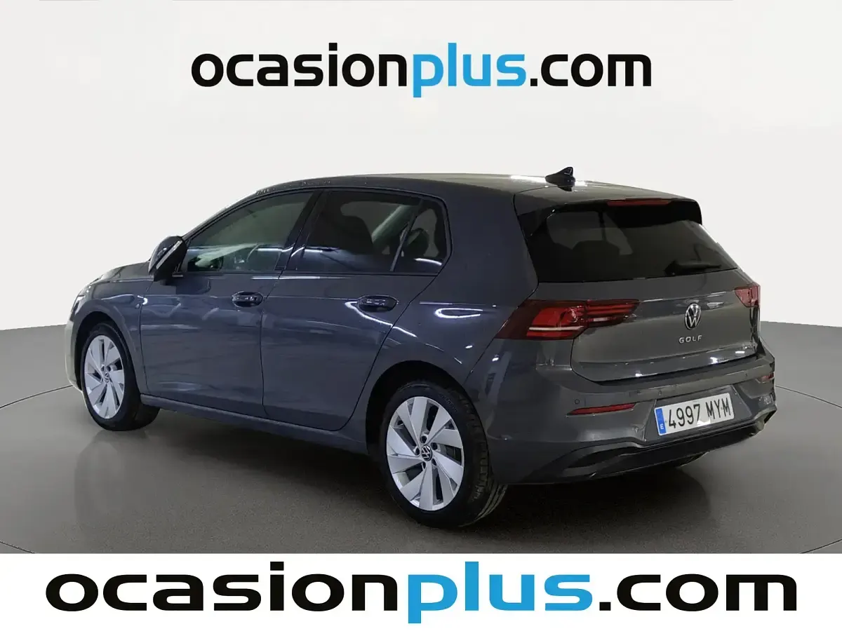 Usado VW Golf VIII 115 CV (84 kW) 2025 Gris Berlina