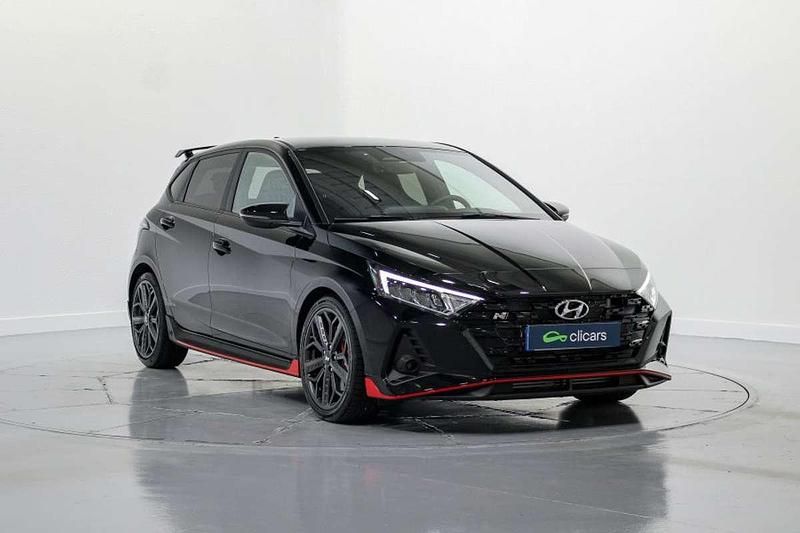 Usado Hyundai i20 204 CV (150 kW) 2024 Negro Utilitario