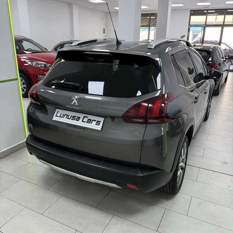 Usado Peugeot 2008 Crossway 120 CV (88 kW) 2017 Gris / plata SUV