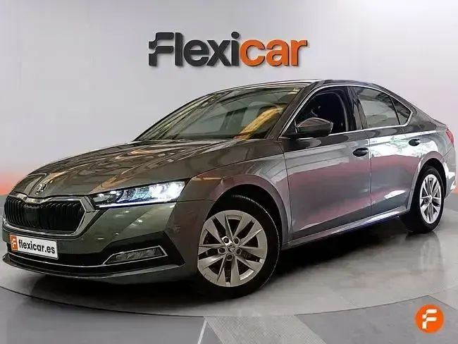 Usado Skoda Octavia Selection 150 CV (110 kW) 2024 Gris