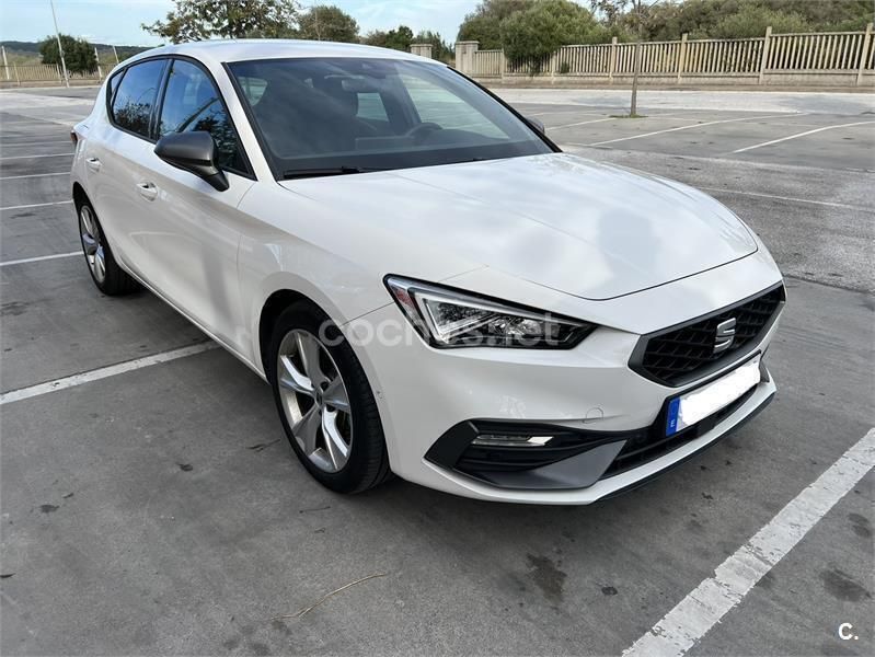 Usado Seat Leon FR 150 CV (110 kW) 2022 Blanco Berlina