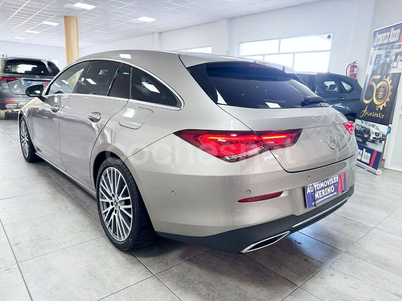 Usado Mercedes CLA200 Shooting Brake 150 CV (110 kW) 2020 Amarillo Familiar