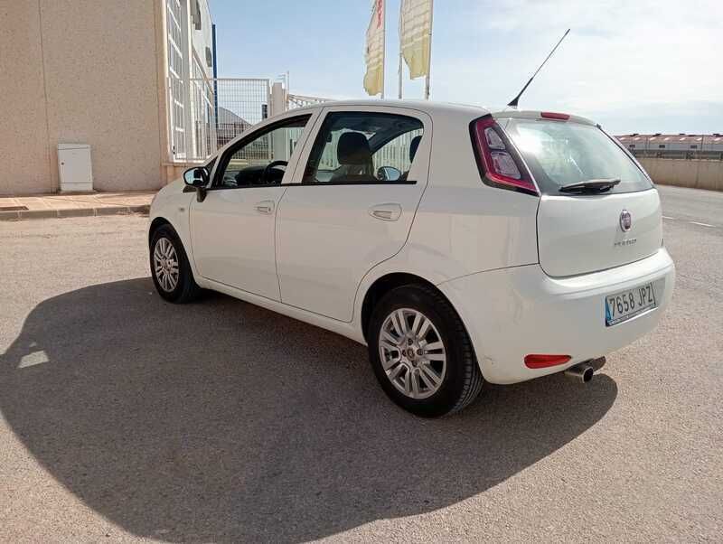 Usado Fiat Punto Easy 95 CV (69 kW) 2016 Blanco Utilitario