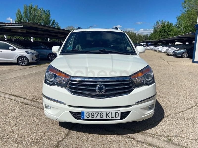 Usado Ssangyong (KGM) Rodius Limited 178 CV (130 kW) 2018 Blanco Monovolumen