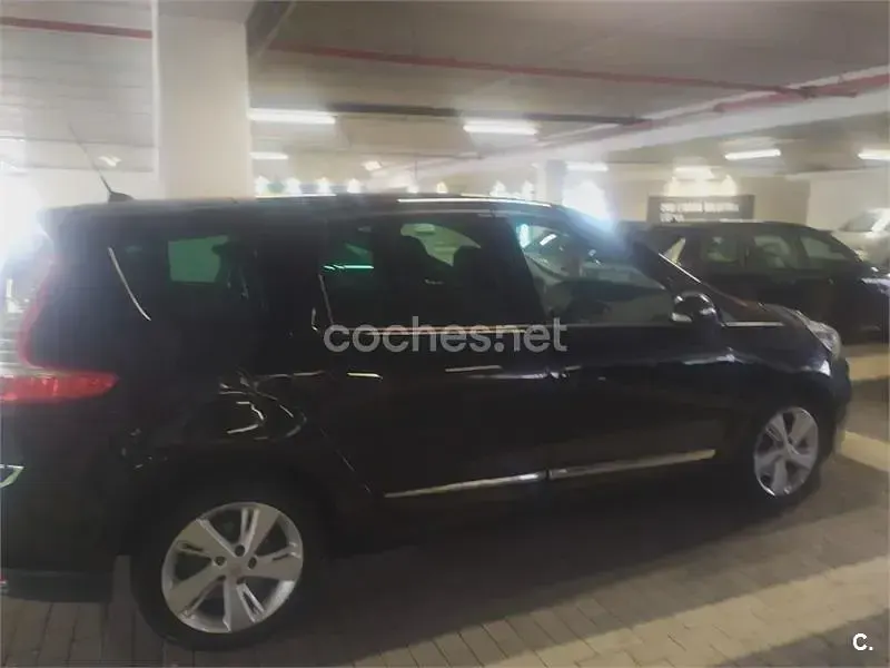 Usado Renault Grand Scénic III Dynamique 130 CV (95 kW) 2012 Negro Monovolumen