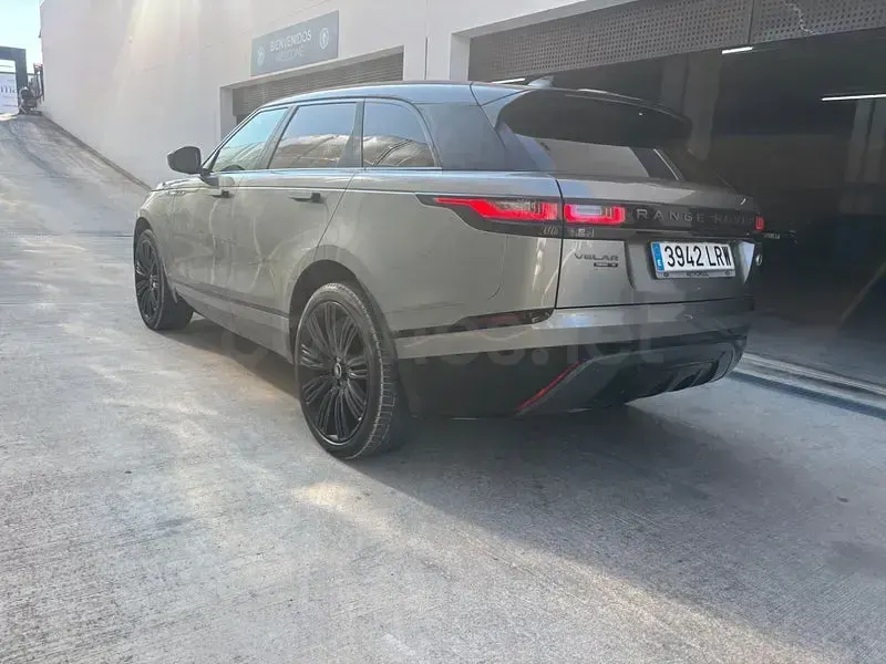 Usado Land Rover Range Rover Velar R-Dynamic 240 CV (176 kW) 2019 Gris / plata SUV