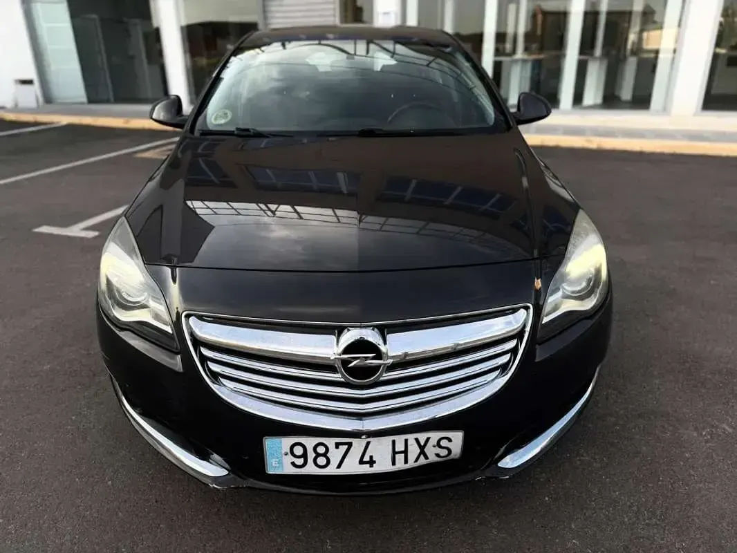 Usado Opel Insignia Business 140 CV (102 kW) 2014 Negro Berlina
