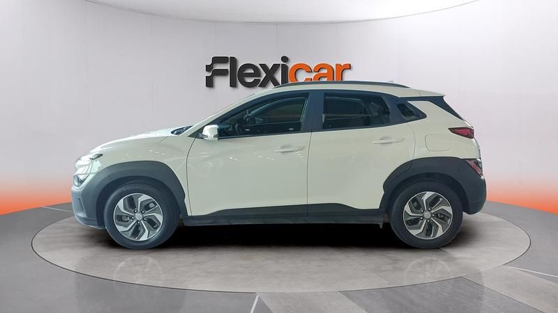 Usado Hyundai Kona Style 141 CV (103 kW) 2021 Blanco SUV