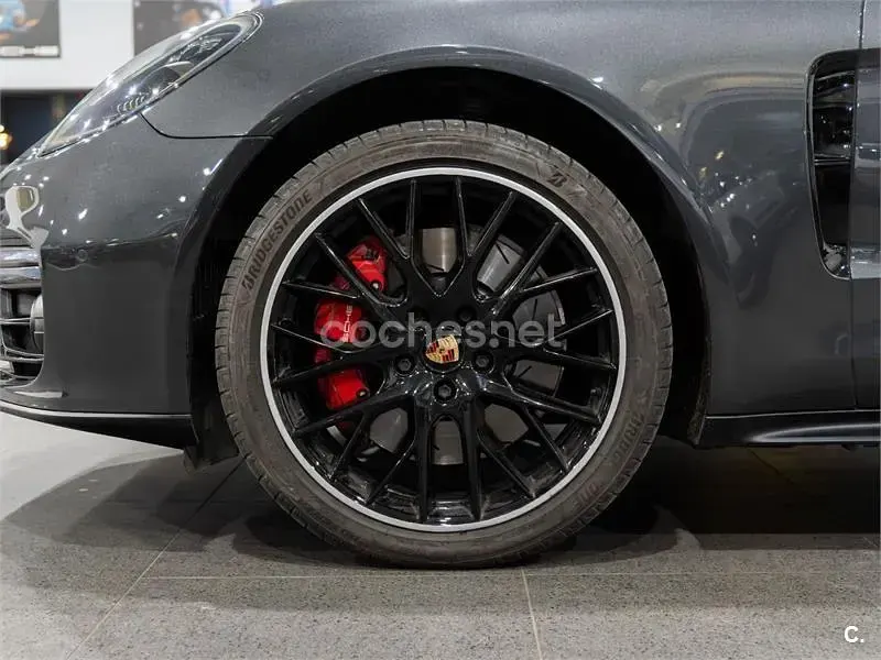 Usado Porsche Panamera GTS Sport Turismo Sport Turismo 460 CV (338 kW) 2021 Gris / plata Familiar