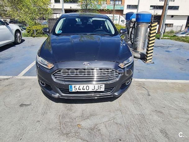 Usado Ford Mondeo Titanium 150 CV (110 kW) 2015 Gris / plata Berlina