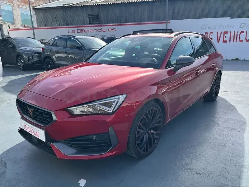 Usado Cupra Leon 245 CV (180 kW) 2021 Rojo Familiar