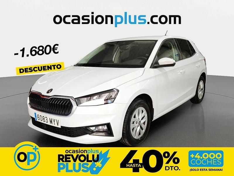 Usado Skoda Fabia Selection 95 CV (69 kW) 2025 Blanco Berlina