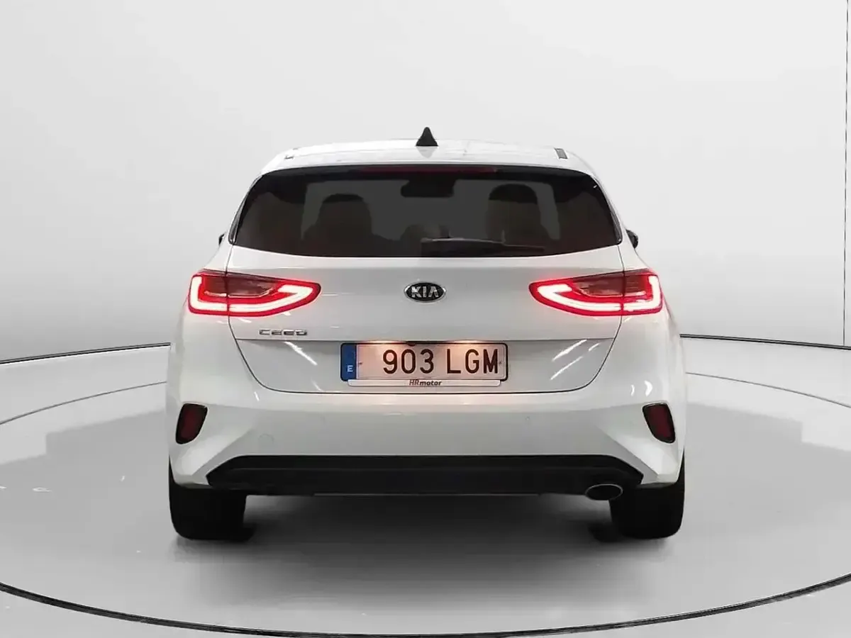 Usado Kia Ceed 101 CV (74 kW) 2020 Blanco Utilitario
