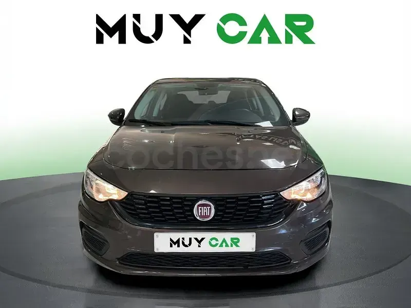 Usado Fiat Tipo Easy 95 CV (69 kW) 2018 Marrón Berlina
