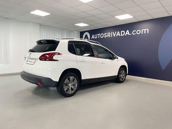 Usado Peugeot 2008 Style 130 CV (95 kW) 2018 Blanco banquise (opaco) SUV