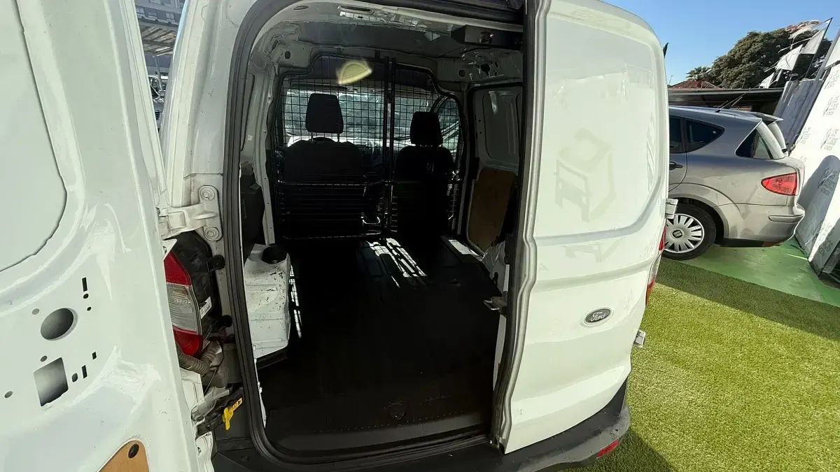 Usado Ford Transit Ambiente 75 CV (55 kW) 2016 Blanco Van