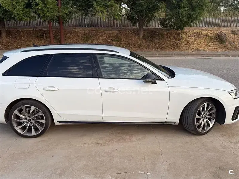 Usado Audi A4 163 CV (119 kW) 2022 Blanco Familiar