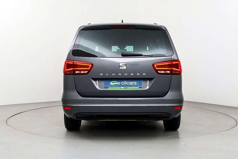 Usado Seat Alhambra Style 150 CV (110 kW) 2022 Gris Monovolumen