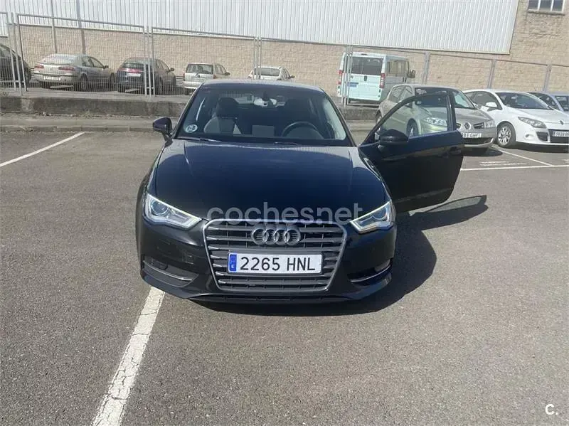 Usado Audi A3 Attraction 150 CV (110 kW) 2013 Negro Berlina