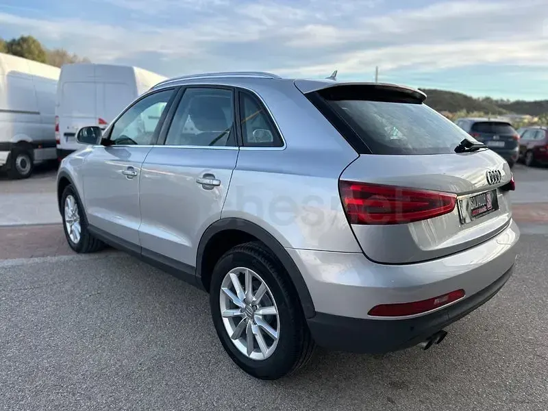 Usado Audi Q3 Attraction 140 CV (102 kW) 2014 Gris / plata SUV