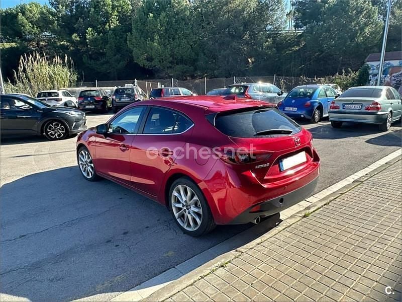 Usado Mazda 3 Luxury 150 CV (110 kW) 2016 Rojo Berlina